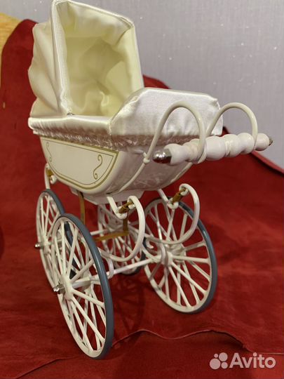 Кукольная коляска