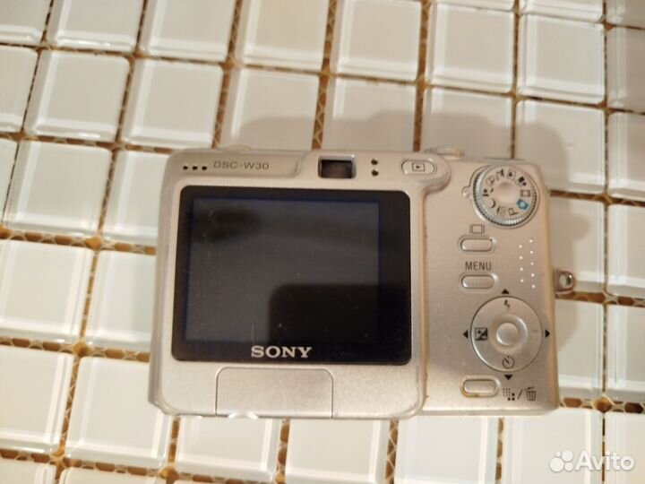 Sony Cyber-shot DSC-W30