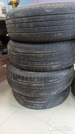 Goodyear EfficientGrip SUV 4x4 215/60 R17