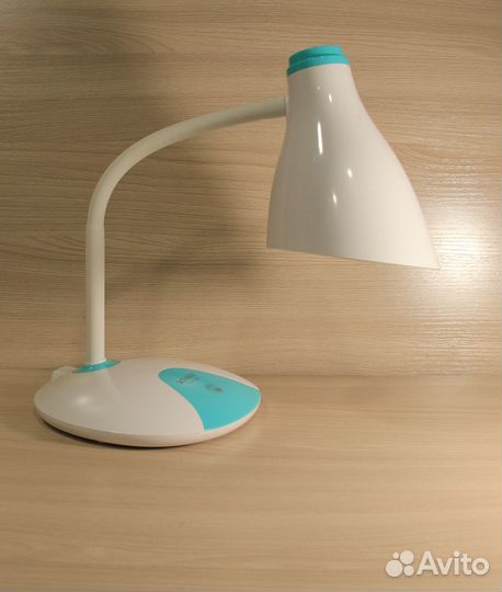 Светильник настольный LED TGX-A207 белый