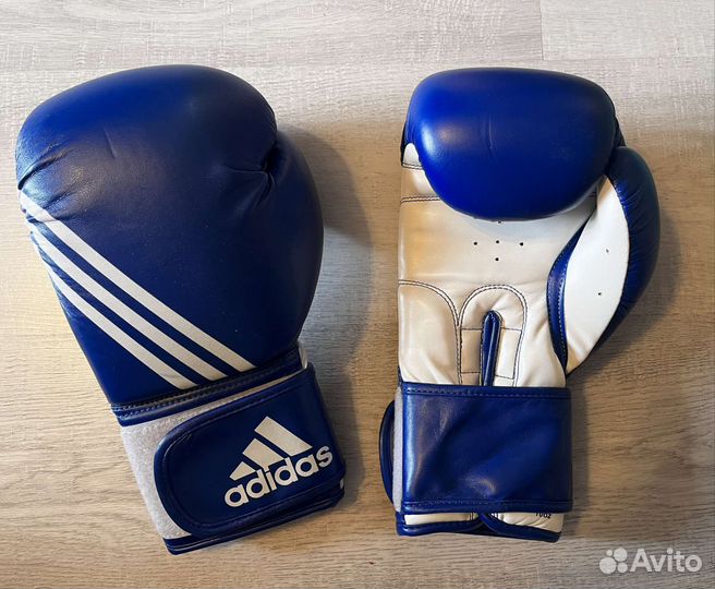 Боксерские перчатки Adidas