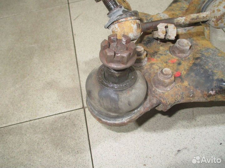 Рычаг задний верхний левый Mitsubishi Pajero 4