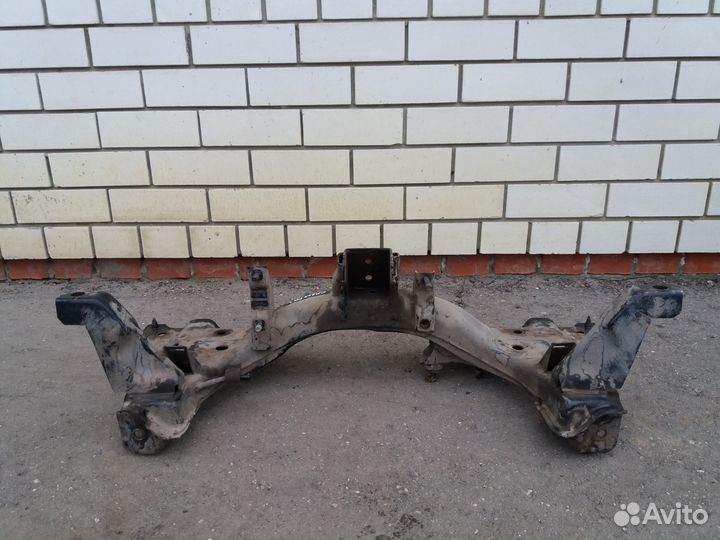 Балка передняя подрамник Kia Spectra Киа Спектра