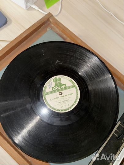 Виниловая пластинка с автографом