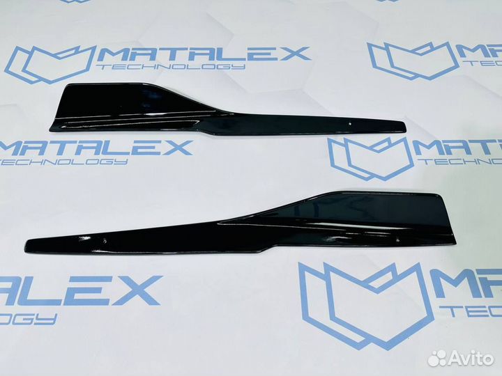 Накладки на пороги BMW G14 G15 G16 чёрный глянец