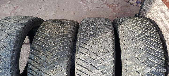 Goodyear Ultragrip Ice Arctic 225/45 R18 и 245/40 R18 97T