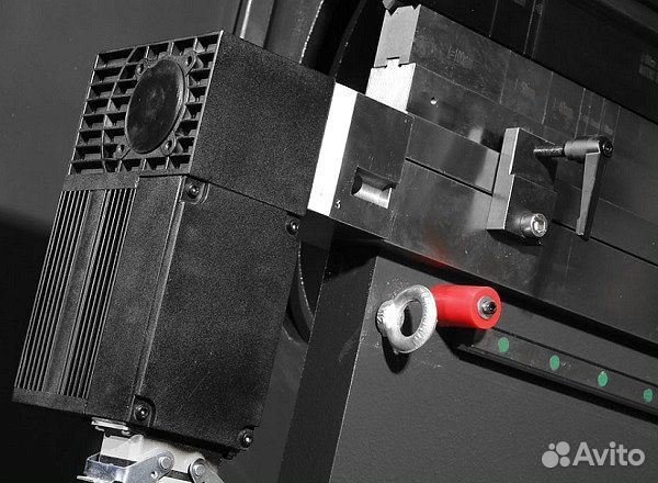 Листогибочный гидравлический пресс с чпу MetalTec