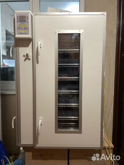 Инкубатор для яиц автоматический