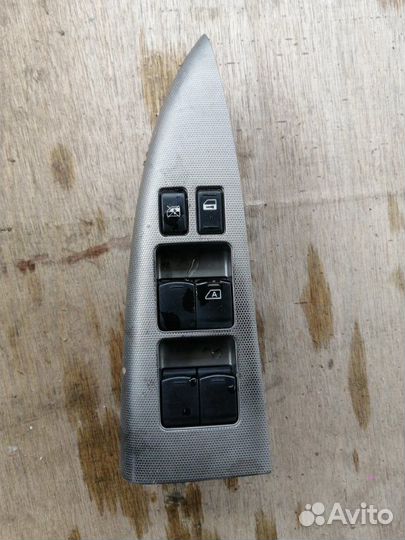 Блок управления стеклами передний правый Nissan