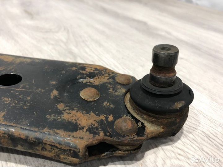 Рычаг передний правый Ford Fiesta MK5 fyja 2005