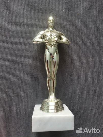 Оскар статуэтка