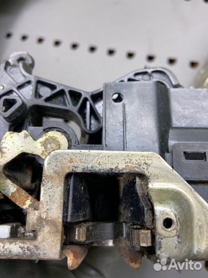 Замки дверей Mercedes-Benz E-Class W210 M111.942