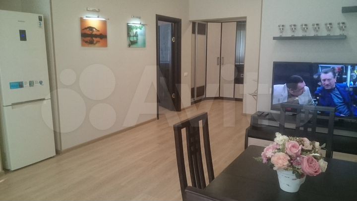 2-к. квартира, 68 м², 8/10 эт.