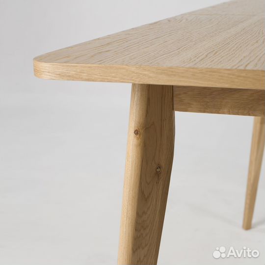 Стол обеденный из массива