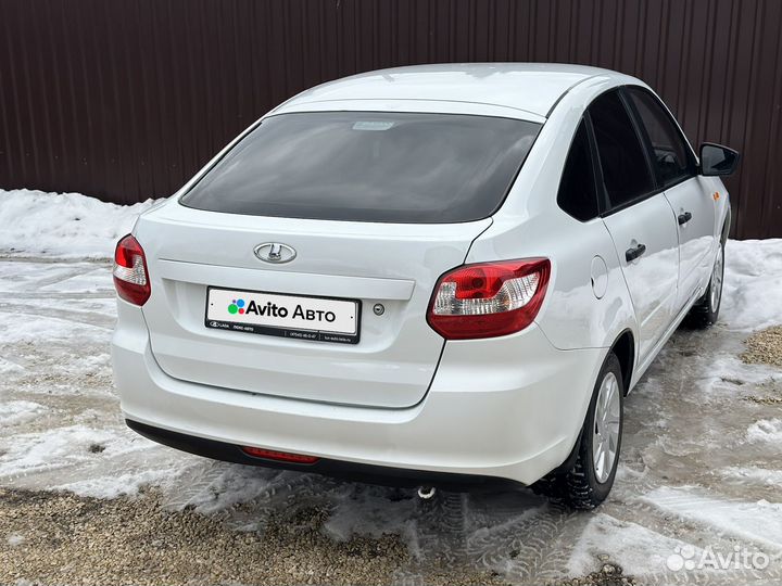 LADA Granta 1.6 МТ, 2015, 215 191 км