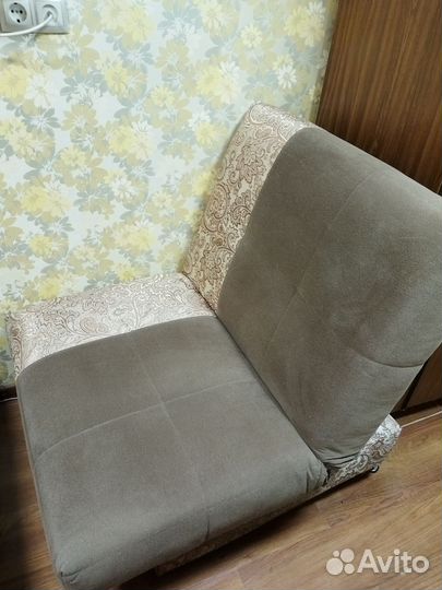 Кресло-кровать с приставным пуфом