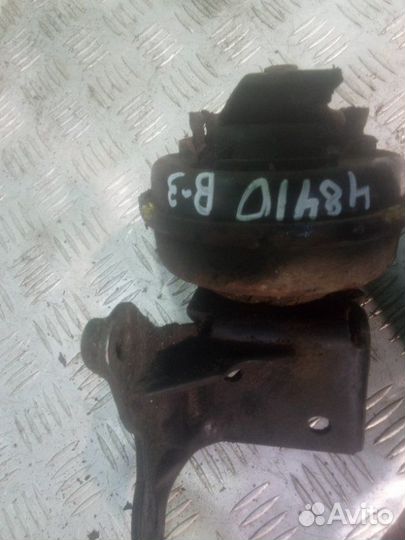Подушка двигателя Volkswagen Passat B3