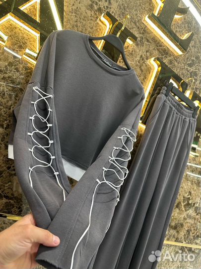 Спортивный костюм женский новый 42 44 46 48