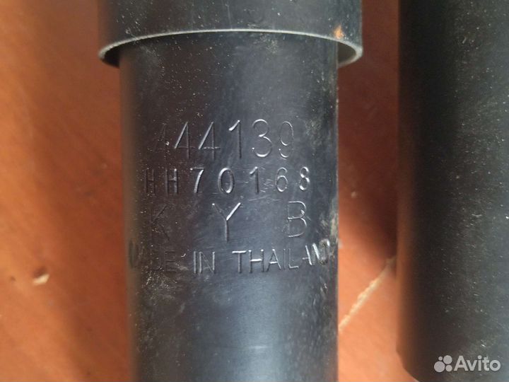 Амортизатор mitsubishi pajero/monter kyb 444139
