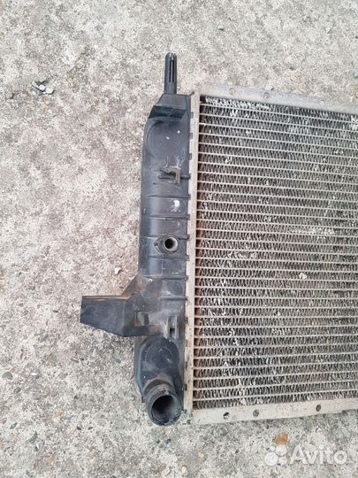 Радиатор охлаждения Ford Sierra