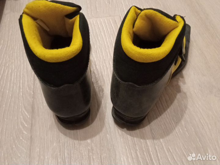 Лыжи с насечками 140,комплект лыжные ботинки 31