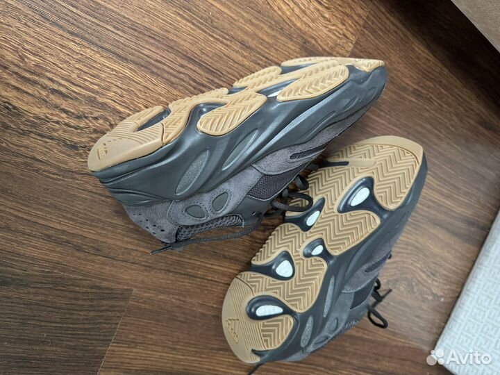 Adidas yeezy boost 700