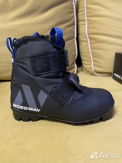 Лыжные ботинки р 32