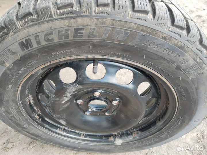 Michelin X-Ice North 4 205/60 R16