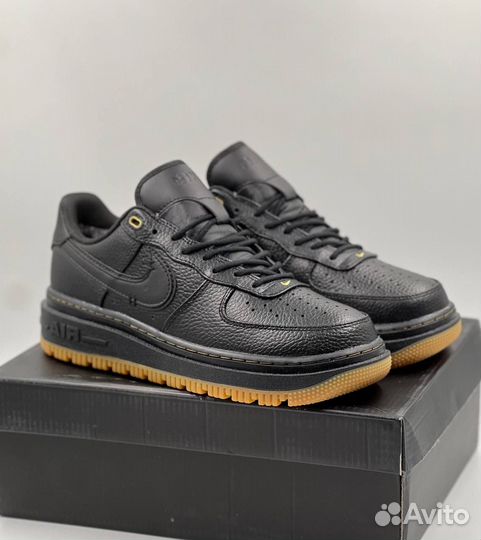 Кроссовки Nike Air Force 1 Luxe с мехом