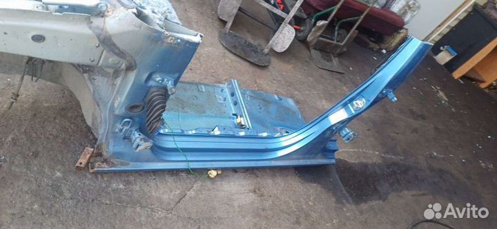 Порог левый Volkswagen Polo 4 2006