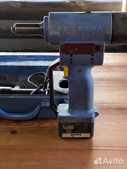 Заклепочник аккумуляторный gesipa