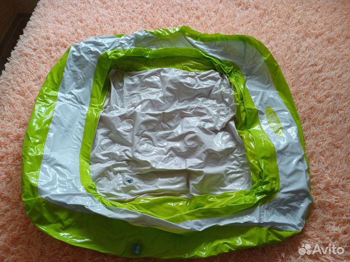 Детский надувной бассейн