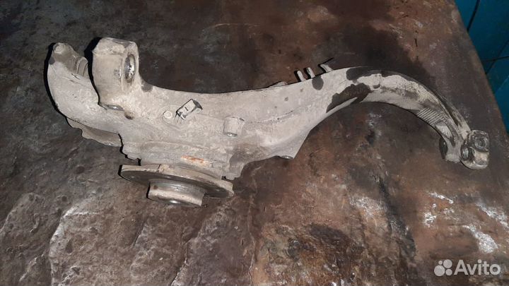 Кулак поворотный правый Audi A8, qu 4.2 2012г