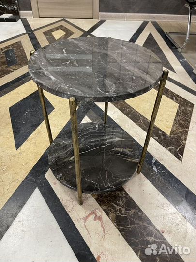 Столик мрамор в стиле лофт