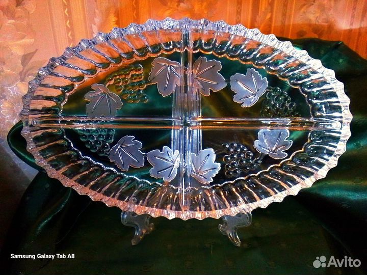 Стекло-хрусталь для сервировки стола