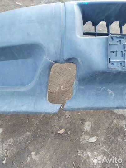 Передний бампер Iveco Daily 2005 год