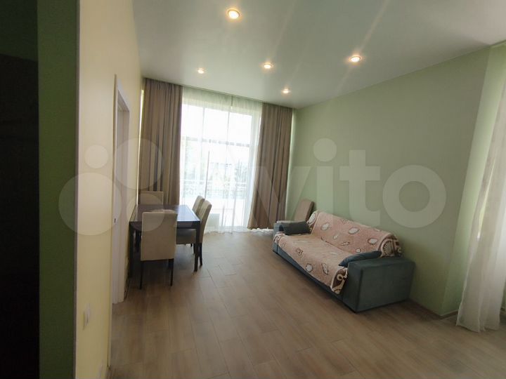 3-к. квартира, 100 м², 2/5 эт.