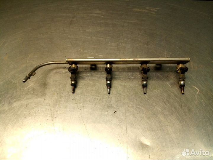 Топливная рейка рампа с форсунками Mitsubishi