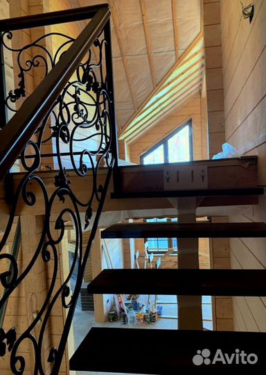 Лестница г-образная на дачу