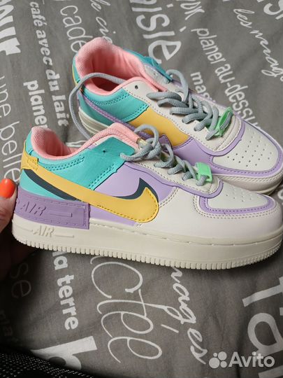 Кроссовки женские весна