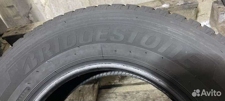 Bridgestone Blizzak W810 215/70 R15C