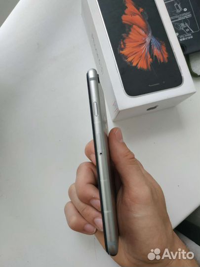 Телефон iPhone 6s