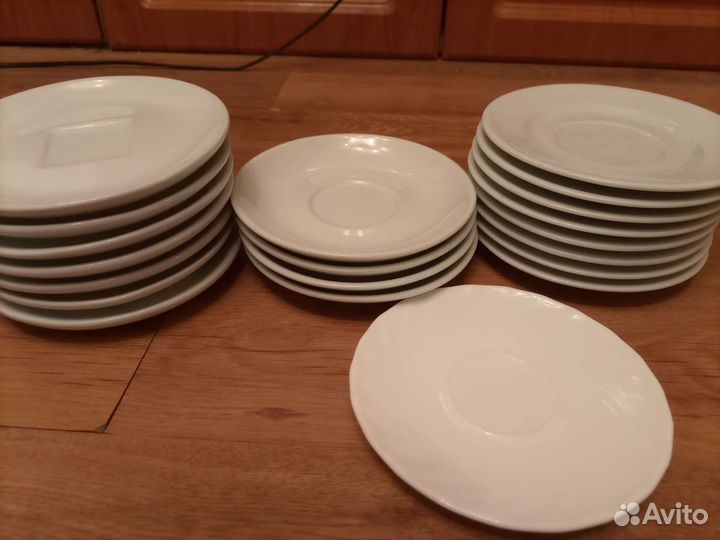 Тарелки, бокалы, креманки, хорошие много