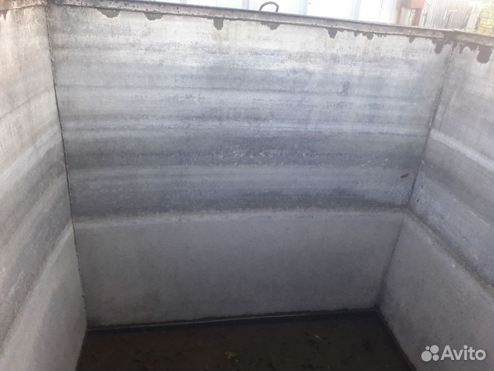 Бак для воды железный