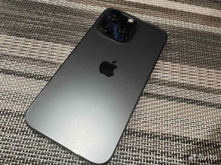 Телефон iPhone хр в корпусе 13 про