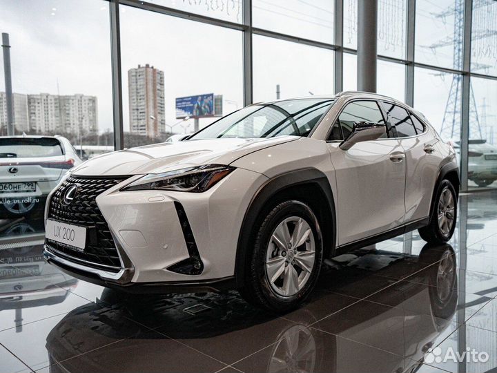 Lexus UX 2.0 CVT, 2022