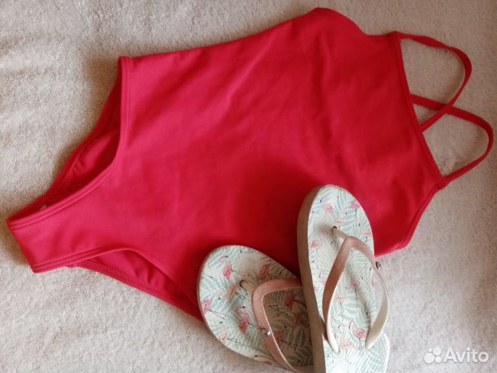 Вещи пакетом/аквашузы купальники сланцы шорты