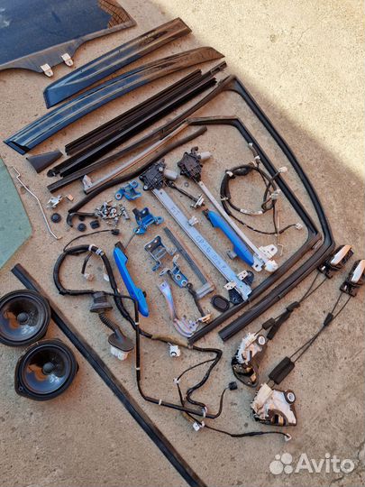 Запчасти двух дверей Honda fit 3