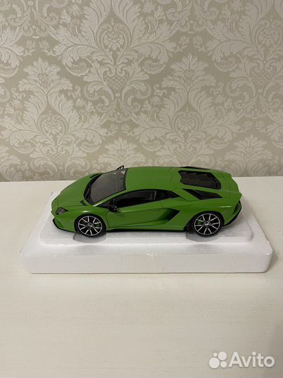 Lamborghini aventador S green