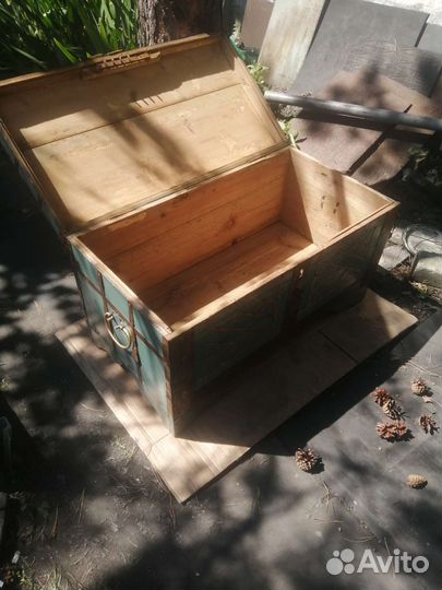 Сундук деревянный старинный